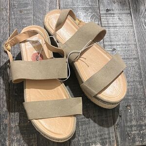 Elegant Beige Women's Sandals